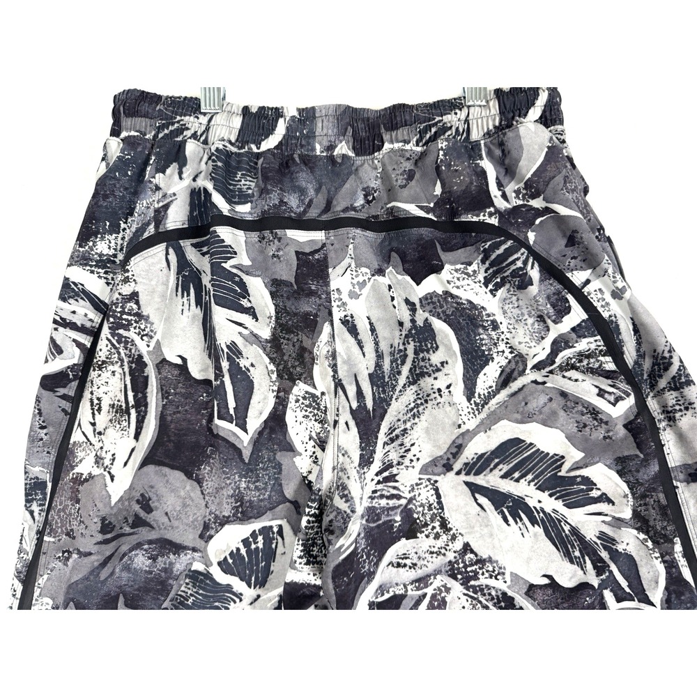 Lululemon 9" Pace Breaker Shorts Men Large Lined Tropical Shadow Sea Salt Palm - Picture 7 of 15